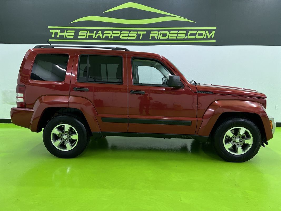 Used 2008 Jeep Liberty Sport w/ Popular Equipment Group AWD/4WD image 10