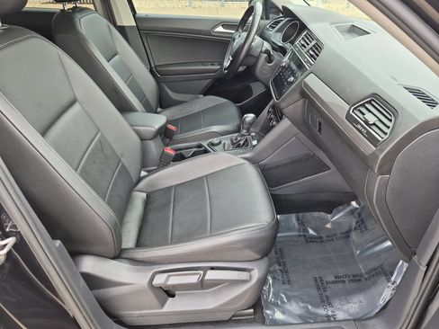Used 2019 Volkswagen Tiguan SE w/ Panoramic Sunroof Package AWD/4WD image 30