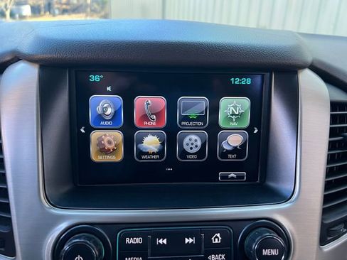 Used 2020 GMC Yukon XL Denali w/ Denali Premium Package image 28