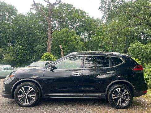 Used 2018 Nissan Rogue SL FWD image 2