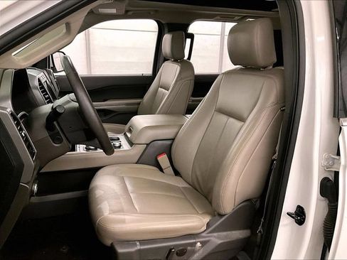 Used 2020 Ford Expedition Max XLT w/ Equipment Group 202A AWD/4WD image 24