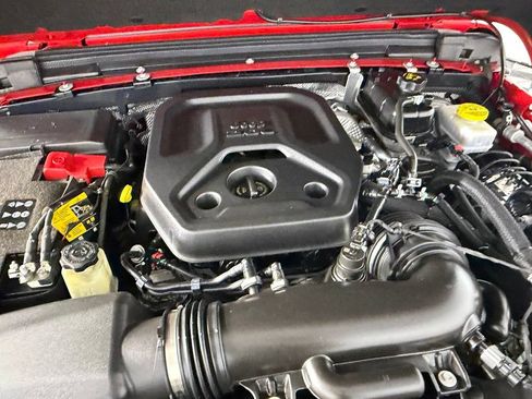 Used 2024 Jeep Wrangler Sport AWD/4WD image 30