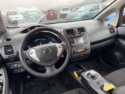Used 2017 Nissan Leaf S image 12