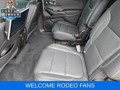 Used 2023 Chevrolet Traverse LT w/ Rear Camera Mirror Package AWD/4WD image 30