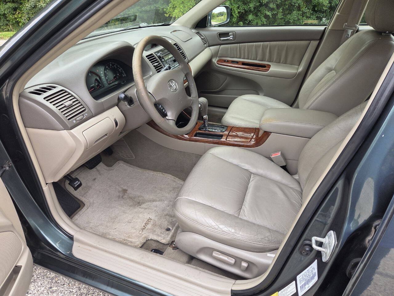 Used 2003 Toyota Camry XLE w/ XLE Premium Plus Pkg FWD image 11