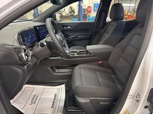 New 2026 Chevrolet Equinox LT AWD/4WD image 11