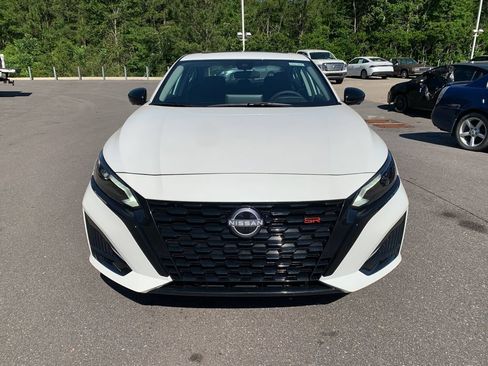 New 2026 Nissan Altima 2.5 SR w/ SR Premium Package FWD image 3