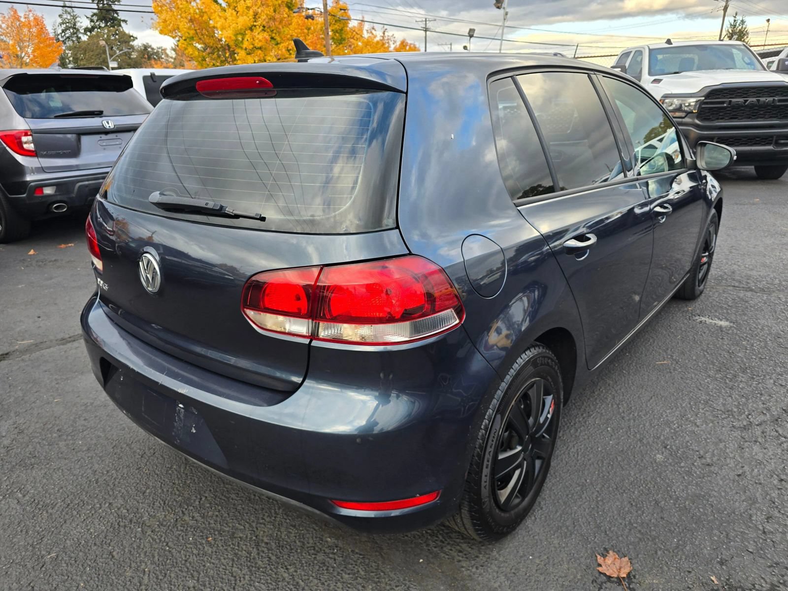 Used 2014 Volkswagen Golf 4-Door FWD image 6