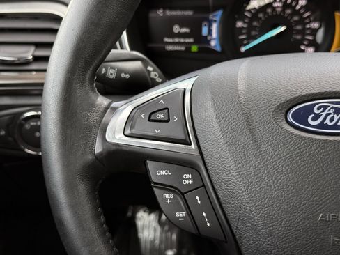Used 2018 Ford Fusion SE w/ Equipment Group 602A FWD image 27