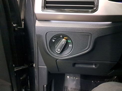 Used 2021 Volkswagen Atlas SEL Premium image 32