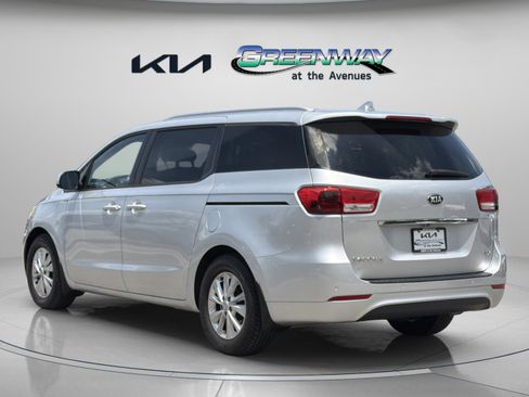 Used 2016 Kia Sedona LX w/ LX Convenience Package FWD image 5