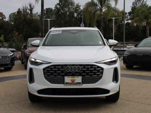 Certified 2025 Audi Q5 Premium w/ Convenience Package AWD/4WD image 9