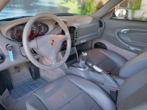 Used 2004 Porsche 911 Carrera RWD image 13