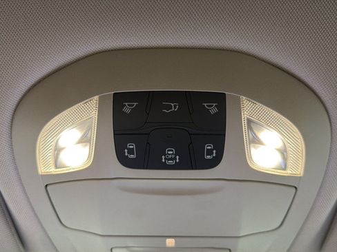 Used 2024 Chrysler Pacifica Touring-L FWD image 25