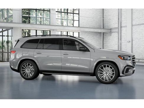 New 2026 Mercedes-Benz GLS 580 4MATIC image 14