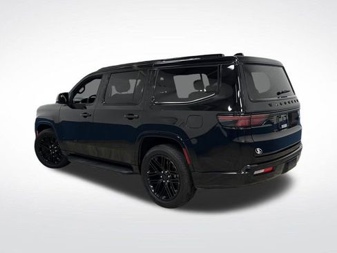 Used 2024 Jeep Wagoneer Series II image 3