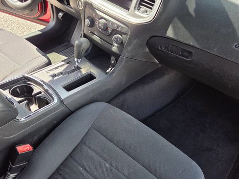 Used 2011 Dodge Charger SE RWD image 6