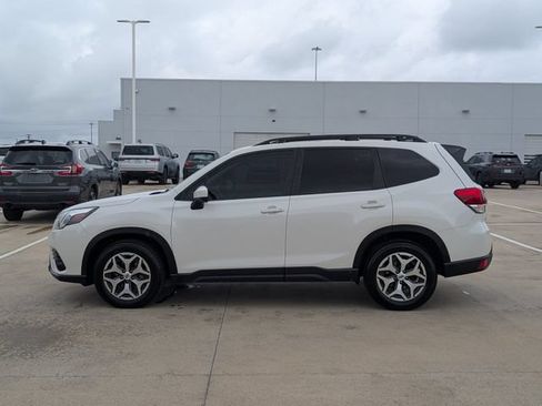 Used 2024 Subaru Forester Premium AWD/4WD image 3