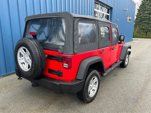 Used 2017 Jeep Wrangler Unlimited Sport w/ Mopar Black Appearance Group image 4