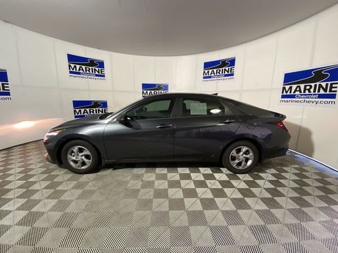 Used 2023 Hyundai Elantra SE w/ Cargo Package FWD image 13
