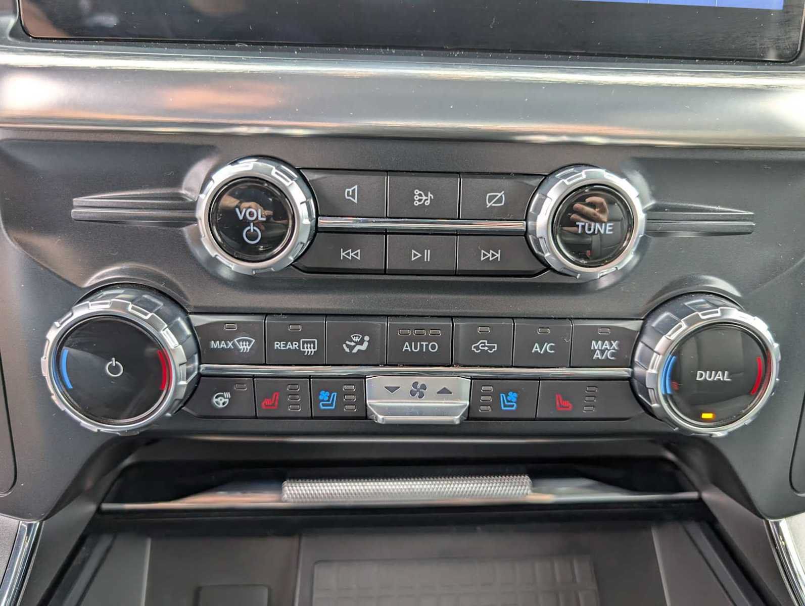 Used 2022 Ford F150 Lariat w/ Equipment Group 502A High AWD/4WD image 32