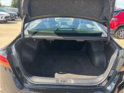 Used 2025 Nissan Altima 2.5 SV FWD image 31