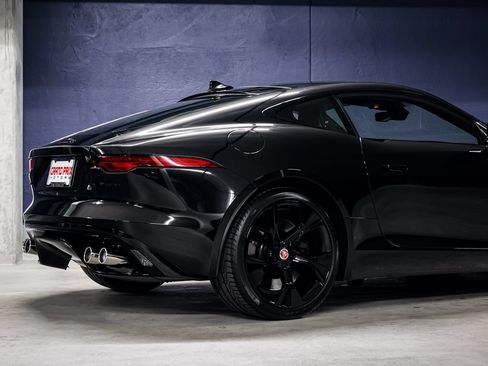Used 2022 Jaguar F-TYPE Coupe RWD image 30