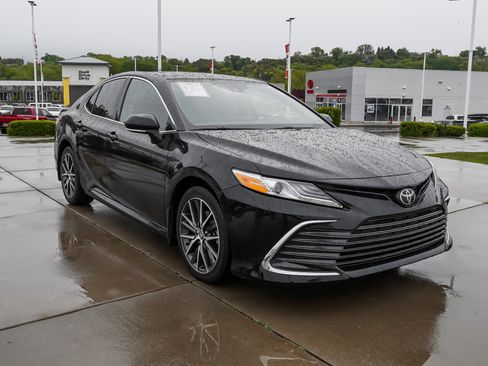 Certified 2021 Toyota Camry XLE AWD/4WD image 2