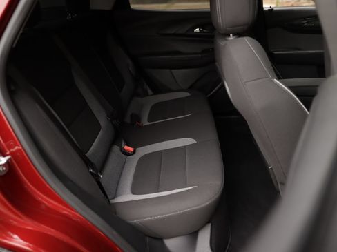 Used 2024 Chevrolet TrailBlazer LT w/ LT Cold Weather Package FWD image 25