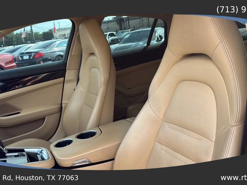 Used 2017 Porsche Panamera image 21