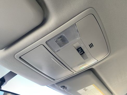 Used 2016 Toyota RAV4 LE image 28