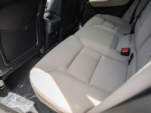 New 2026 Volvo XC60 B5 Plus w/ Protection Package Premier AWD/4WD image 32