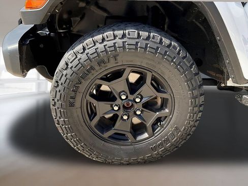 Used 2021 Jeep Gladiator Sport AWD/4WD image 35