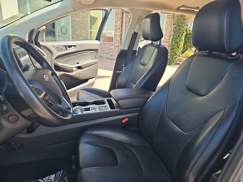 Used 2022 Ford Edge Titanium w/ Equipment Group 301A AWD/4WD image 15