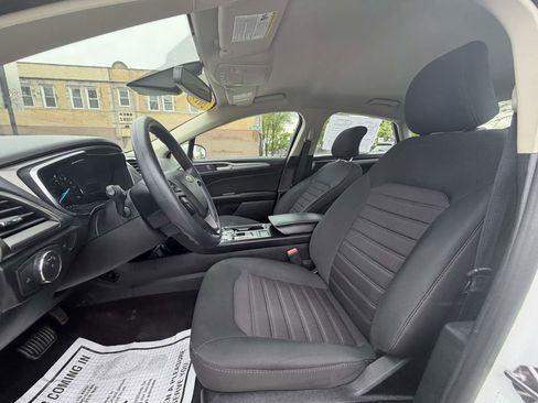Used 2019 Ford Fusion SE FWD image 13