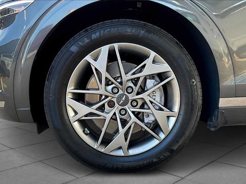 Used 2023 Genesis GV70 2.5T w/ Select Package AWD/4WD image 12