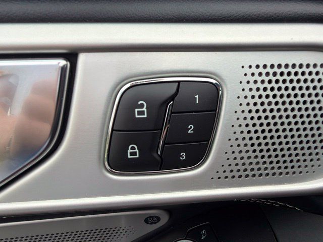 Used 2020 Ford Explorer ST w/ Premium Technology Package AWD/4WD image 27