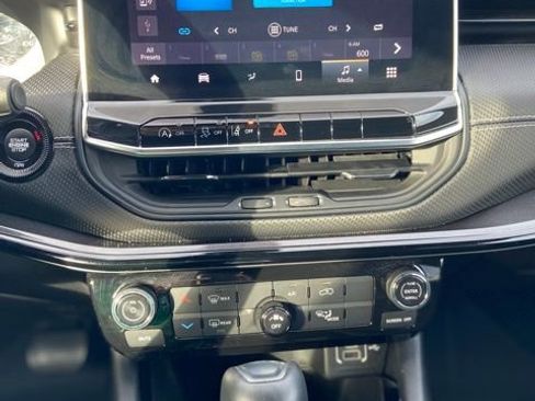 Used 2022 Jeep Compass Altitude image 22