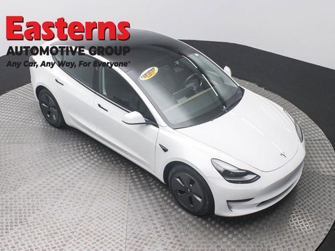 Used 2023 Tesla Model 3 Standard Range image 3