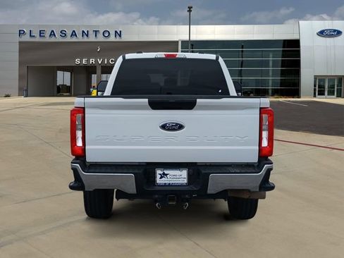 Certified 2024 Ford F250 XLT w/ FX4 Off-Road Package AWD/4WD image 4