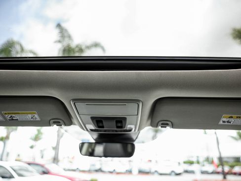 Certified 2024 Honda Pilot Touring image 22