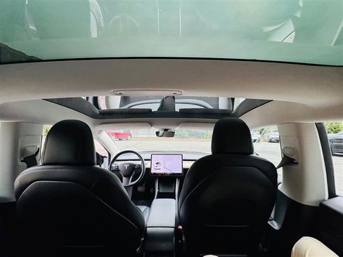 Used 2018 Tesla Model 3 image 20