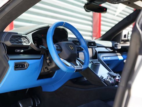 Used 2024 Lamborghini Urus S AWD/4WD image 21