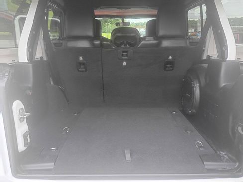 Used 2018 Jeep Wrangler Unlimited Rubicon AWD/4WD image 18