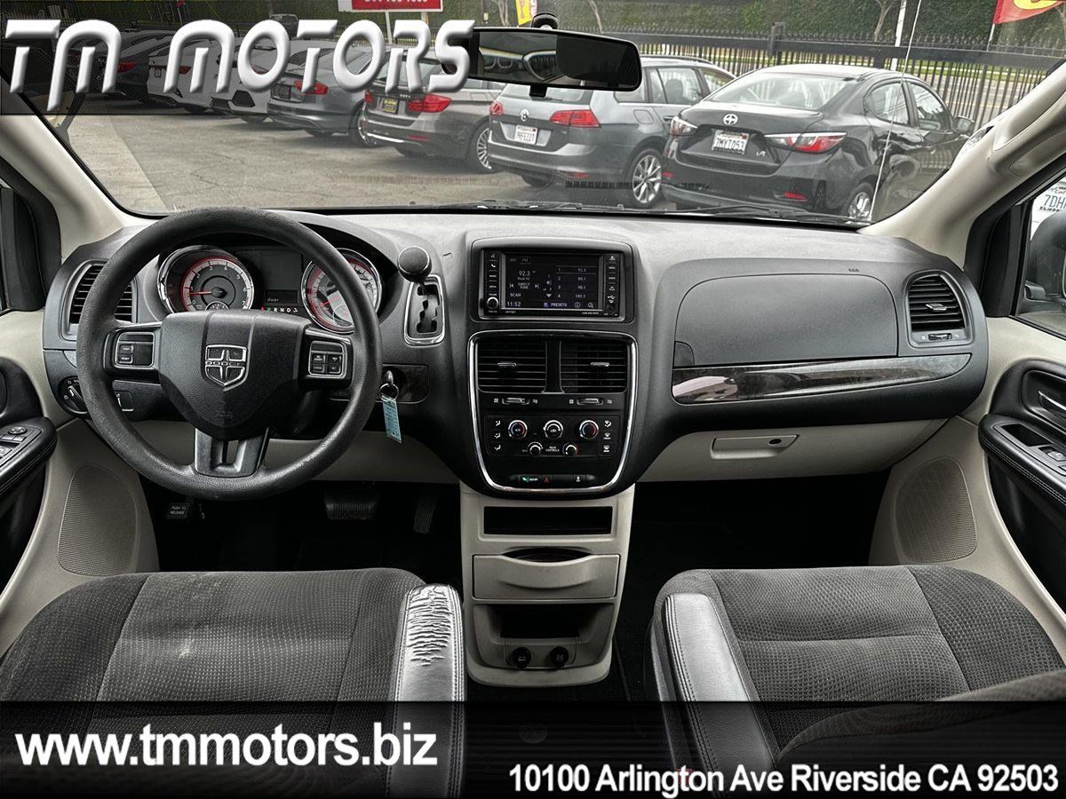 Used 2018 Dodge Grand Caravan SE FWD image 7