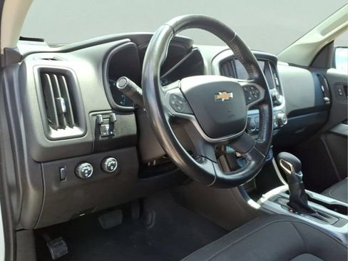 Used 2022 Chevrolet Colorado LT w/ Safety Package AWD/4WD image 13