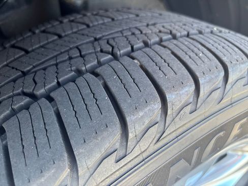 Certified 2018 Toyota Highlander Limited AWD/4WD image 33