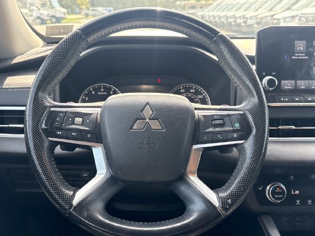 Used 2023 Mitsubishi Outlander SE AWD/4WD image 6