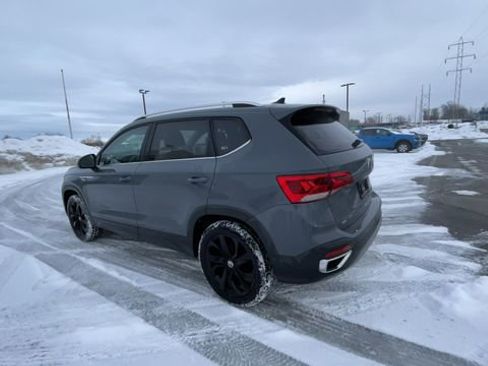 Used 2022 Volkswagen Taos SE image 6