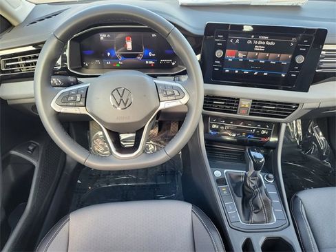 New 2026 Volkswagen Jetta SE image 25